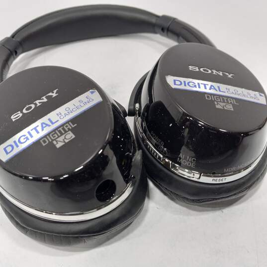 Sony Digital Noise Cancelling Headphones w/ Accessories image number 6