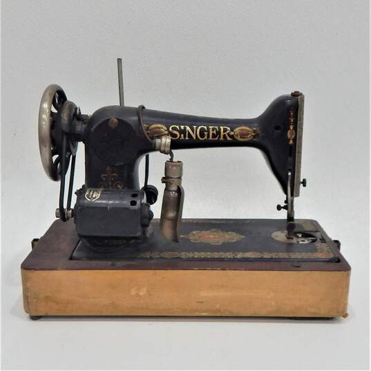 1923 Singer 66 Electric Sewing Machine For P&R image number 1
