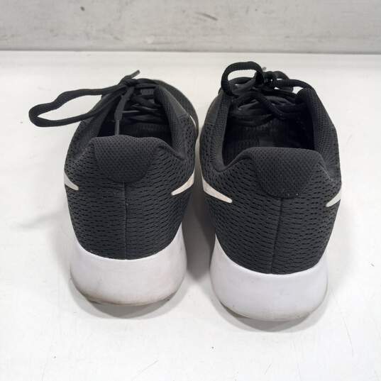 Nike Tanjun Men's Black & White Sneakers Size 10 image number 2