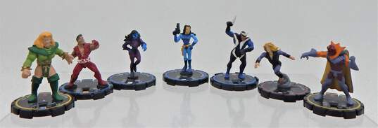 Marvel Heroclix Miniature Figurines W/ Cards image number 3