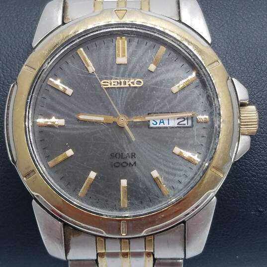Seiko Solar V158 39mm Gold Tone Accent Date Watch 133.0g image number 2