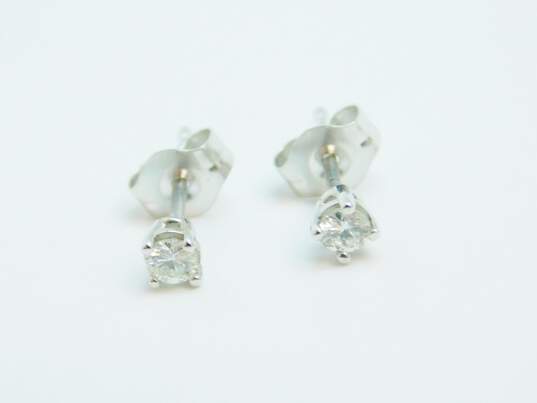14k White Gold 0.12CTTW Diamond Stud Earrings 0.4g image number 3