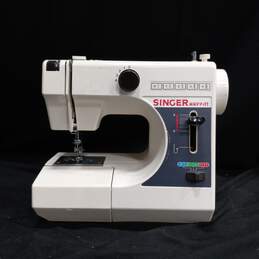 Singer Merritt Model 212 Mini Sewing Machine