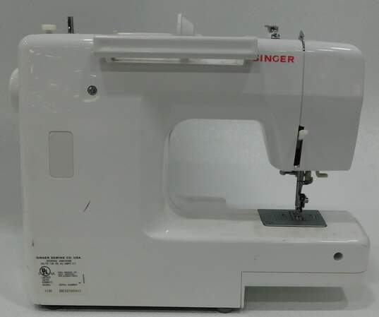 Singer Sewing Machine Model 1120 image number 3