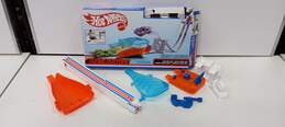 Mattel Hot Wheels Flying Customs Drop Race Jump w/Box