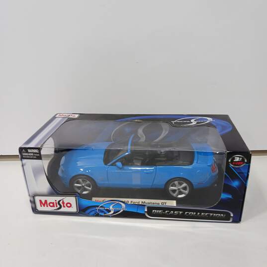 Maisto Special Edition Die-Cast Collection 1:18 Scale 2010 Ford Mustang GT IOB image number 1