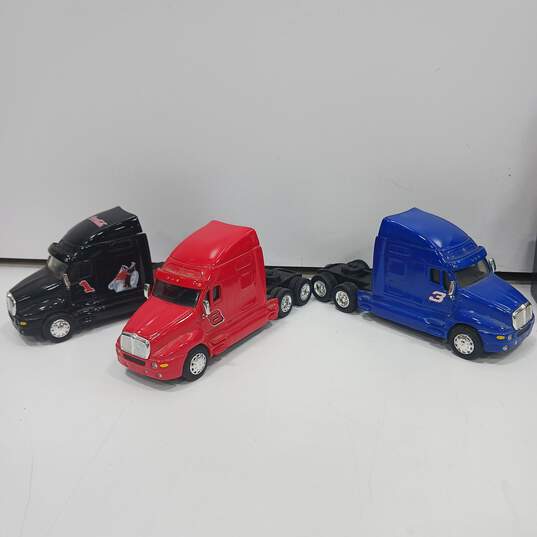 Bundle of 3 Assorted Hauler Toy Model Trucks In Box image number 6
