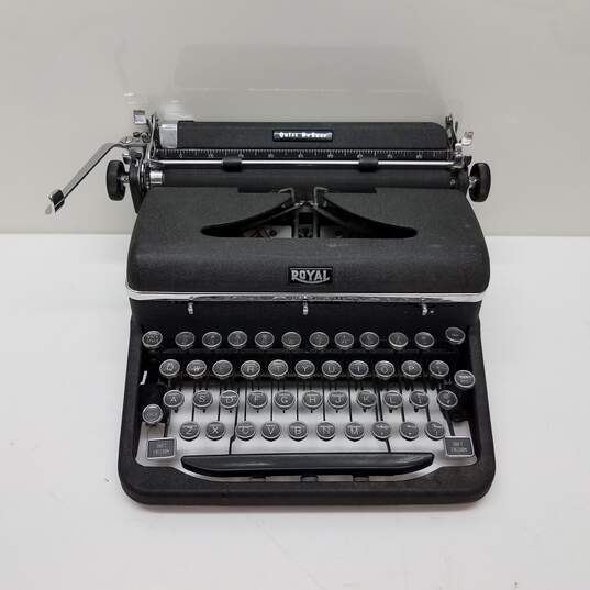 VTG Royal Quiet De Luxe Typewriter Untested image number 1