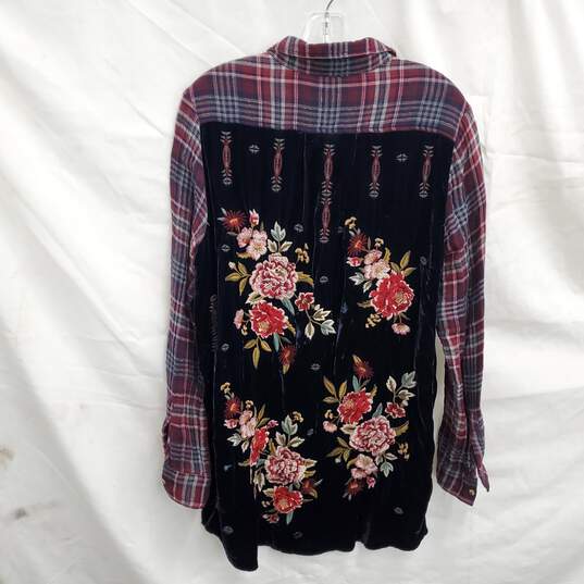 Johnny Was Workshop Velvet Back Embroidery Long Sleeve Button Up Women's Size M image number 2