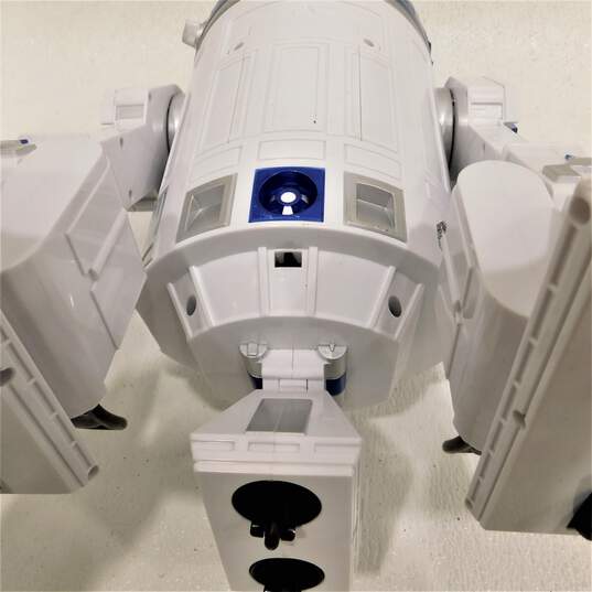 Thinkway Toys Star Wars R2-D2 16in Interactive Robotic Droid No Remote image number 9