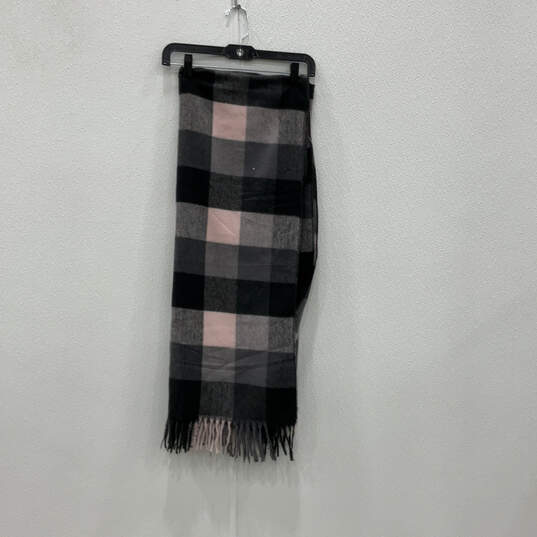 NWT Womens Gray Pink Check Reversible Fringe Hem Casual Rectangle Scarf image number 1