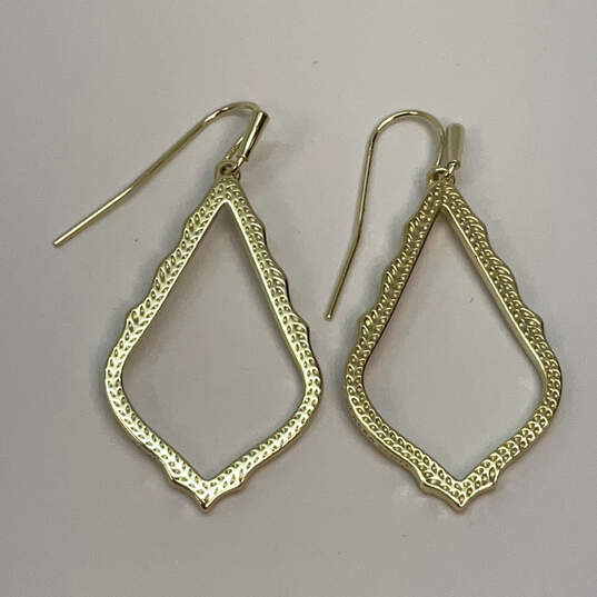 Designer Kendra Scott Sophee Gold-Tone Teardrop Fashionable Drop Earrings image number 3