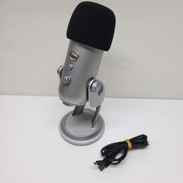 Blue Yeti Untested P/R* Free Standing Condenser USB Effects Microphone