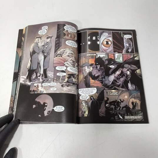 11pc Bundle of Assorted DC Comics Graphic Novels image number 5