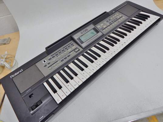 Roland Brand E-09 Model Interactive Arranger Electronic Keyboard/Piano (Parts and Repair) image number 2
