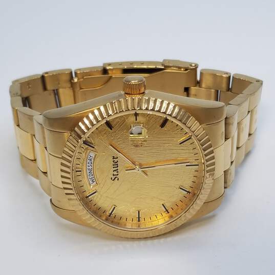 Stauer 24867 999.9 Gold Foil Dial 40mm Quartz Analog Day & Date Watch 134.0g image number 6