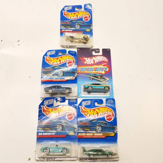 Lot of 10 Hot Wheels image number 5