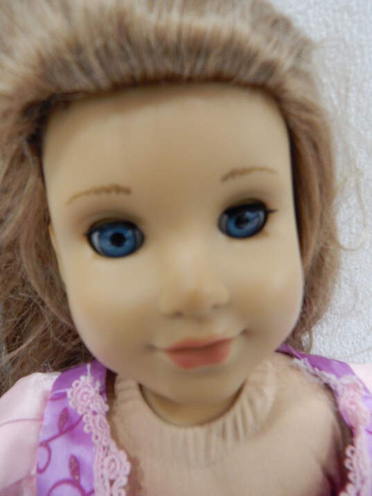 American Girl McKenna Brooks 2012 GOTY Doll image number 3