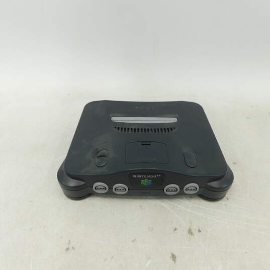 Nintendo 64 w/ 6 Games image number 1
