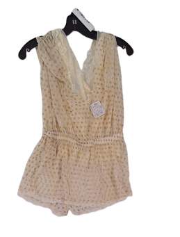 NWT Womens Beige Star Print V Neck Sleeveless Blouse Top Size Small
