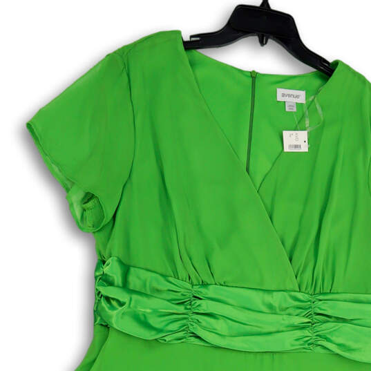 NWT Womens Green Wrap V-Neck Short Sleeve Fit And Flare Dress Size 20W image number 3
