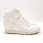 Nike Dunk Sky High White Croc Print Sneakers 528899-105 Size 9.5 image number 1