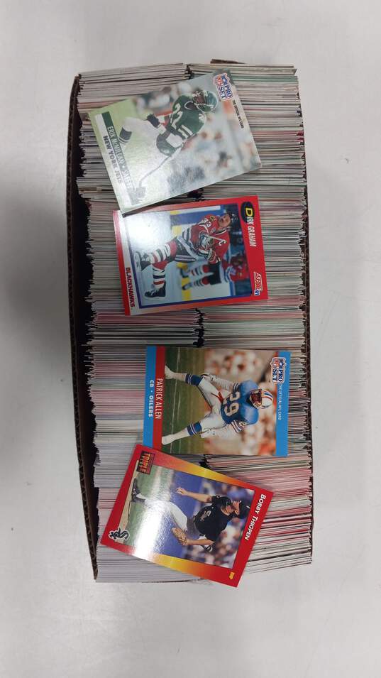 6lb Assorted Sports Trading Cards Bundle image number 1