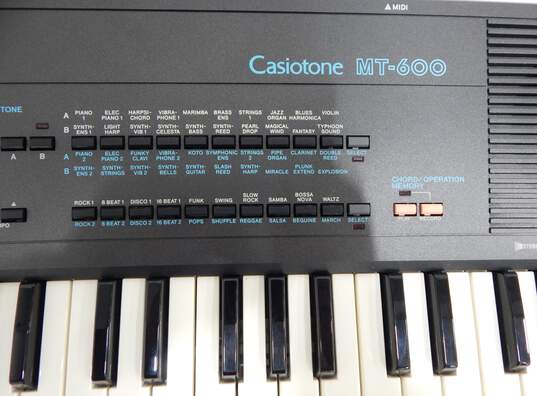 VNTG Casio Model Casiotone MT-600 Electronic Keyboard w/ Manual and Power Adapter image number 2