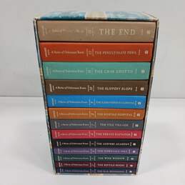 A Series of Unfortunate Events Box: The Complete Box Set (Books 1-13)