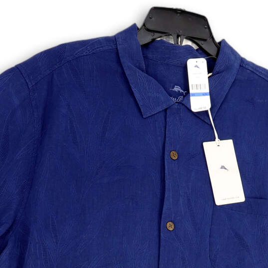 NWT Mens Blue Collared Short Sleeve Pockets Button-Up Shirt Size XL image number 2