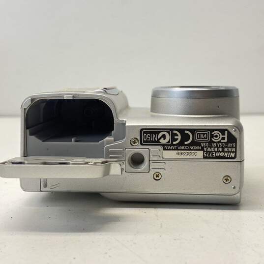 Nikon Coolpix 775 2.1MP Compact Digital Camera image number 7