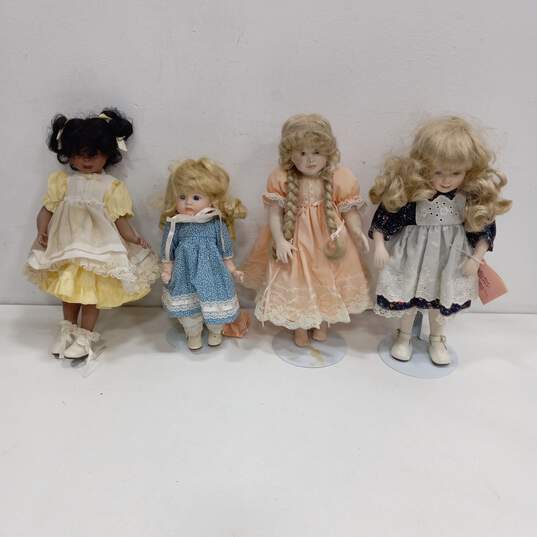 Lot of Assorted Dolls image number 1