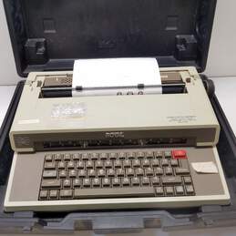 Vintage Royal Alpha 2001 Typewriter with Case