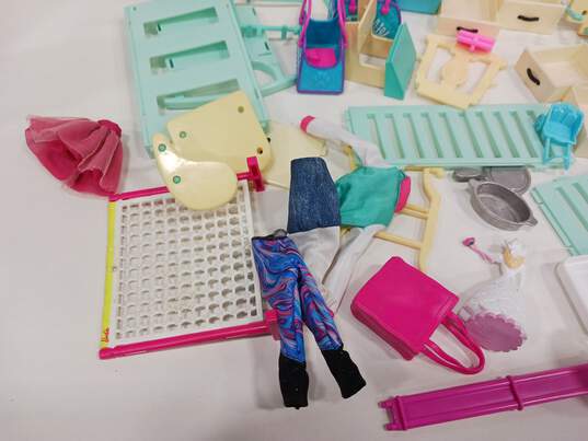 Lot of Assorted Barbie Furniture & Accessories image number 4