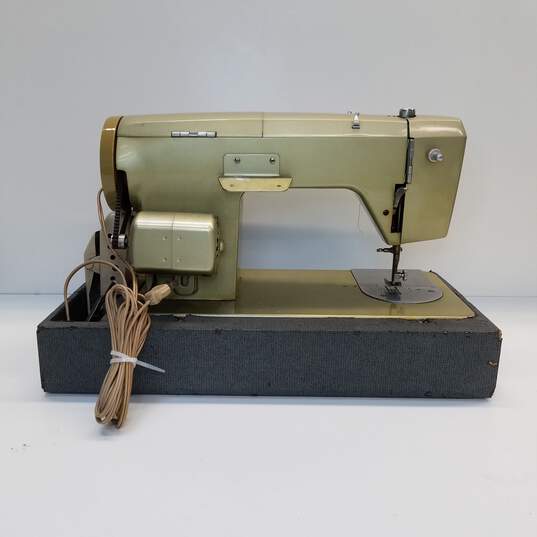 Montgomery Ward Signature Sewing Machine image number 2