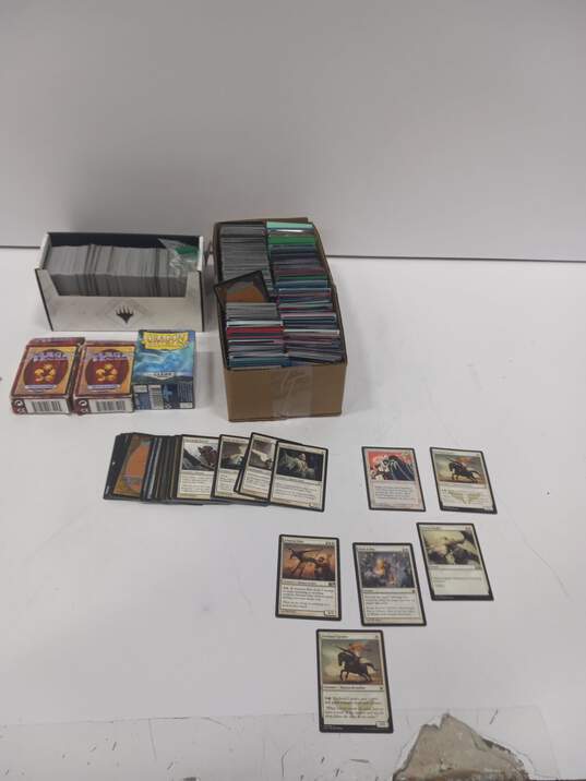 8.1lbs Bundle of Assorted Magic Cards image number 1