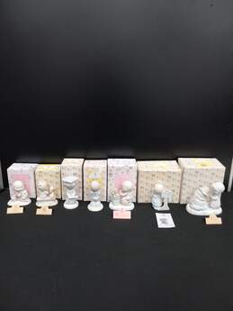 Bundle of Assorted Precious Moments Figurines In Box alternative image
