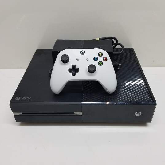 Microsoft Xbox One 1TB Console Bundle with Games & Controller #5 image number 2