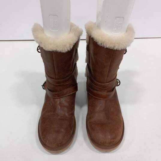 Women's Brown Leather Ugg Boots Size 9 image number 3