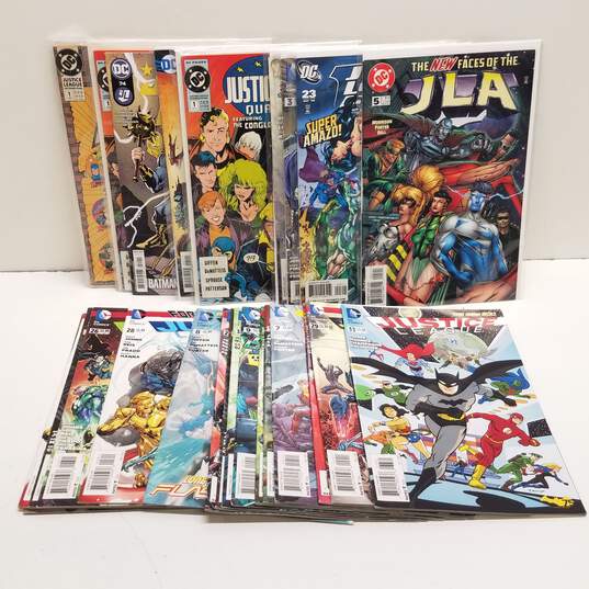 DC Justice League Comic Books image number 1