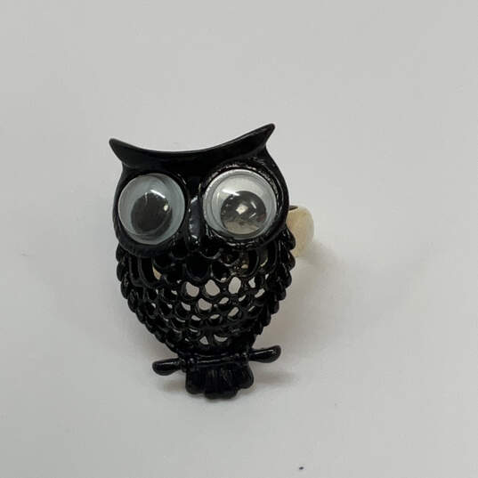 Designer Betsey Johnson Stylish Gold-Tone Google Black Owl Eyes Ring image number 2