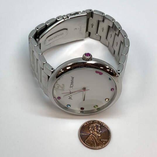 Designer Betsey Johnson BJ00016-01 Silver-Tone Round Dial Analog Wristwatch image number 2