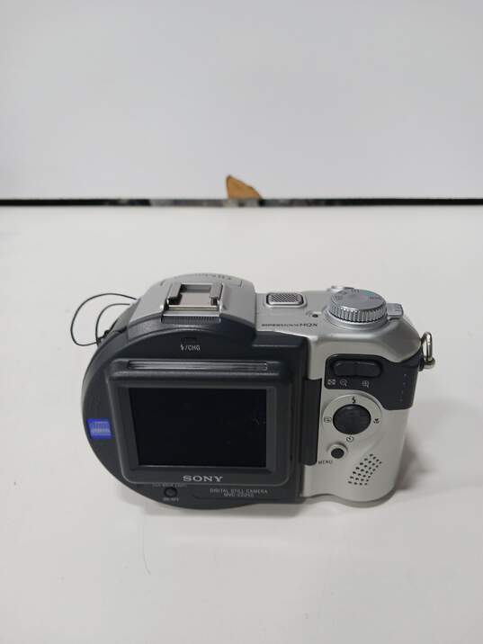 Sony CD Mavica Digital Camera Model MVC-CD250 & Accessories image number 6