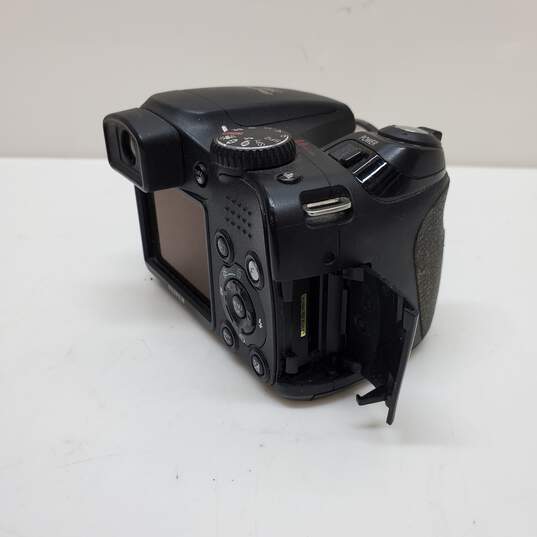 Fujifilm Finepix S800 8 MP 10x Zoom Digital Camera Black image number 4