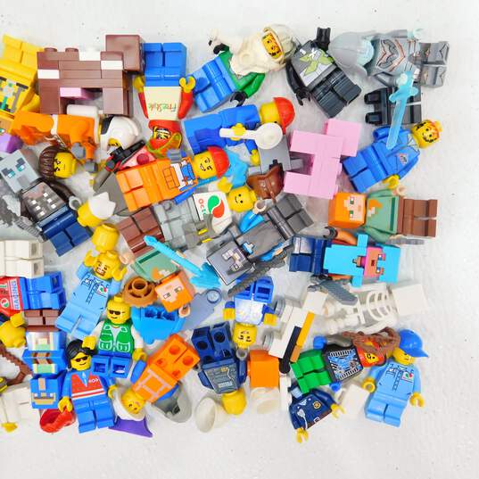 7.4 oz. LEGO Miscellaneous Minifigures Bulk Lot image number 3
