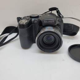 Fujifilm FinePix S1800 Digital Camera 18x Optical Zoom 12MP Black alternative image