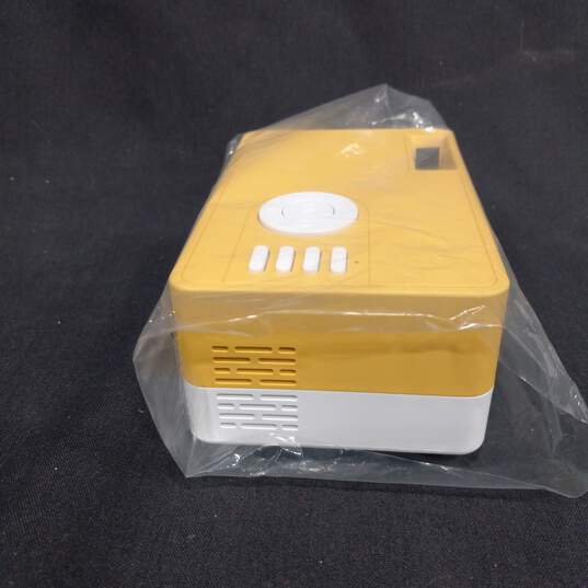 Portable Led Mini Projector Model J15 Pro IOB image number 6
