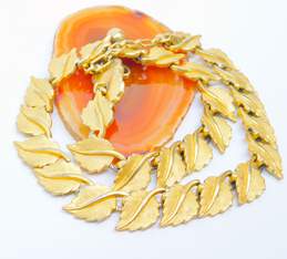 VNTG Crown Trifari Gold Tone Leaf Necklace 52.0g alternative image
