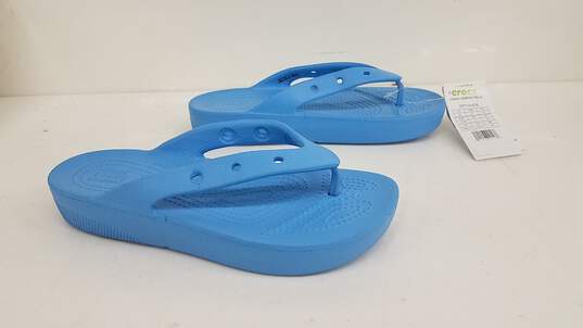 Crocs Classic Platform Flip-flop Thong Sandals Size 7 image number 1