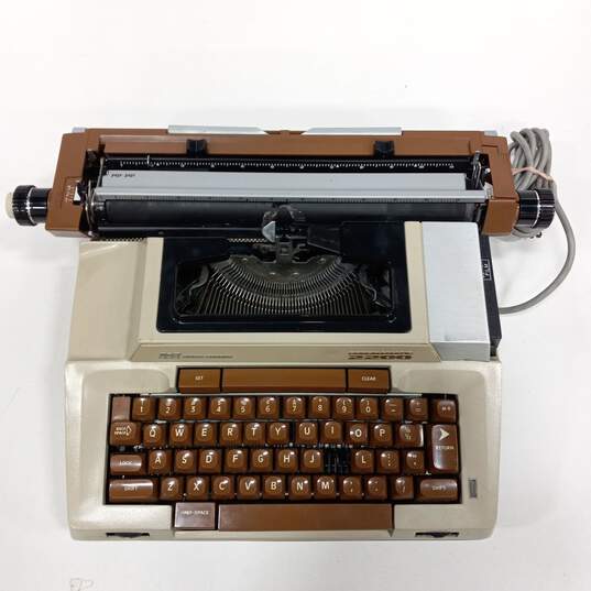 Vintage Smith-Corona Coronamatic 2200 Electric Typewriter In Case image number 2